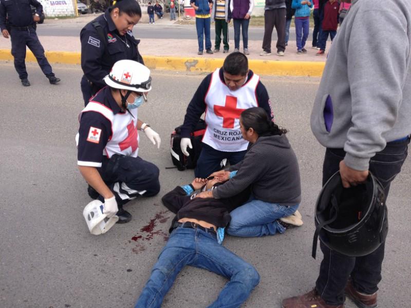 Se atraviesa menor en su bicicleta y lo arrolla una camioneta en la colonia Montes