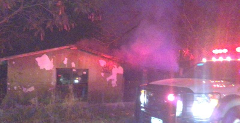 A punto de morir calcinada estuvo una familia que perdió su vivienda en incendio