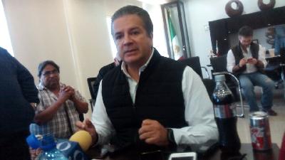 Deja Lenin alcaldía de Acuña, buscará la gubernatura de Coahuila