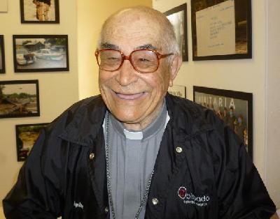 Se deteriora salud del padre Carlos Aguilera