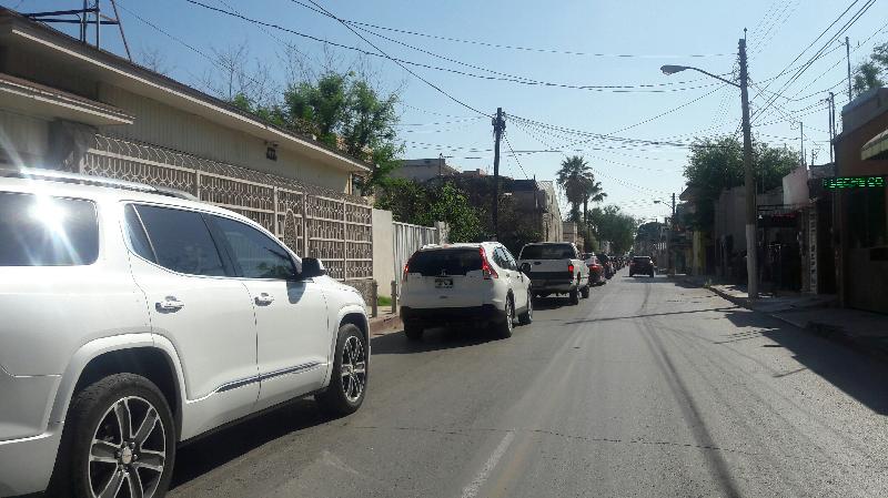 Por asueto en México, abarrotan puentes internacionales en Piedras Negras