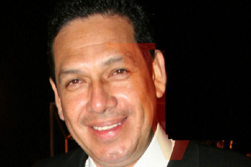 Desnudan amistad de ex gobernadores y EPN con el Rey de los Dragones