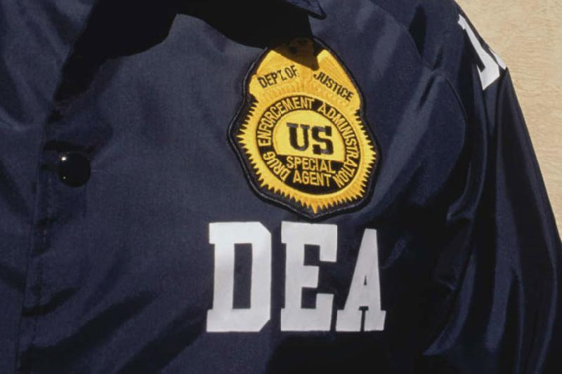 Detiene la DEA a dos hombres en un negocio de elotes de Eagle Pass