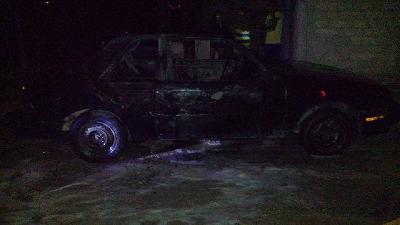 Consume incendio vehículo en colonia el mimbre de Zaragoza