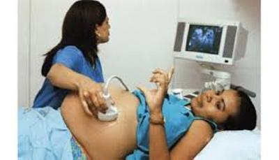 Es fundamental primer consulta prenatal para detectar pacientes de alto riesgo