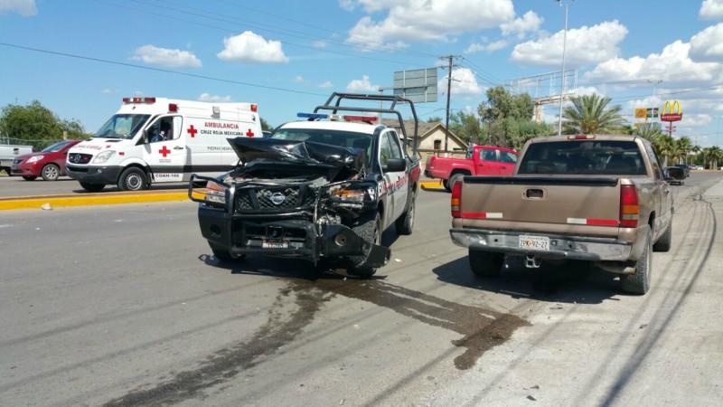 Tres policías de Piedras Negras resultaron lesionados en accidente automovilístico