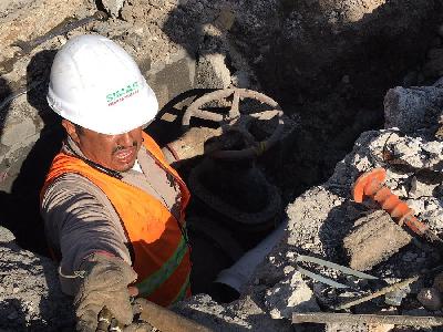 Concluyen trabajos de reposición de la línea de agua del SIMAS en la calle San Luis