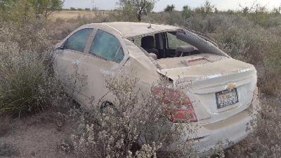 Resultan ilesos tripulantes tras volcarse en la carretera 57 Piedras Negras-Nava