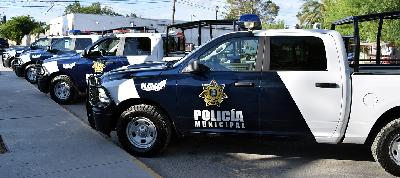 Entregan patrullas equipadas Seguridad Pública de Nava