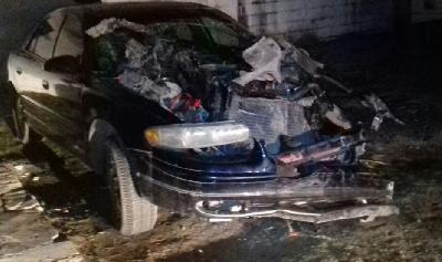Dejan automóvil abandonado tras fuerte accidente en puente Nava-Morelos