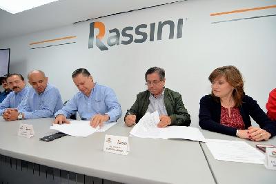 Firma Rassini convenio con municipio para que trabajadores paguen el predial vía nómina