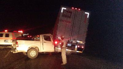 Dos hombres terminan prensados en fuerte accidente en la carretera 57 Piedras Negras - Nava 