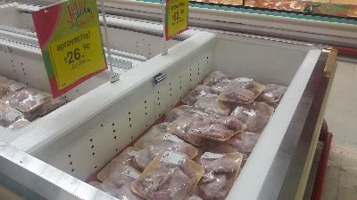 Se abastecen de pollo centros comerciales de Piedras Negras