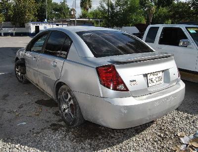 Conductor cae con todo y auto a una acequia en Morelos, resultó ileso