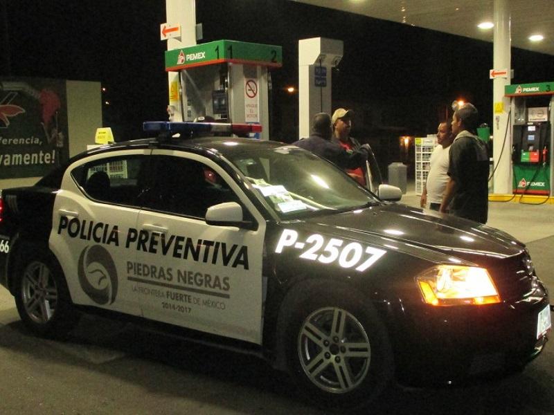 A mano armada asaltaron gasolinera de Piedras Negras, se llevaron 3 mil pesos