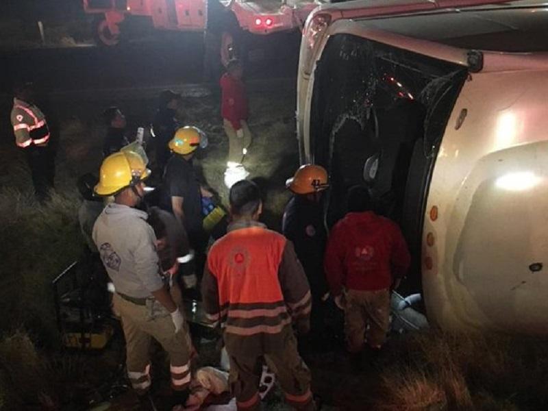 Vuelca autobús en Zacatecas que se dirigía a Torreón: 11 muertos y 18 heridos