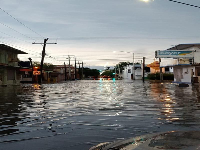 Inundaciones y encharcamientos dejó severa tormenta en Nuevo Laredo