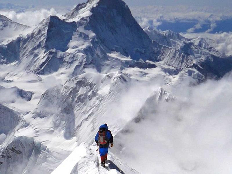 Mueren dos alpinistas más en el Everest; suman 10 fallecidos