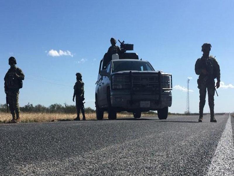 Cierran carretera Piedras Negras-Nuevo Laredo por enfrentamiento entre civiles y fuerzas policiacas
