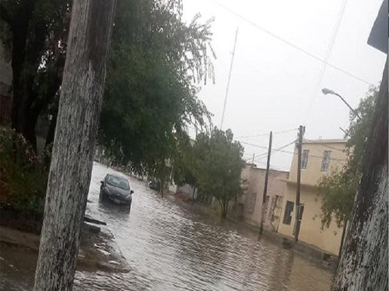 Fallas eléctricas y encharcamientos dejan fuertes lluvias en Piedras Negras