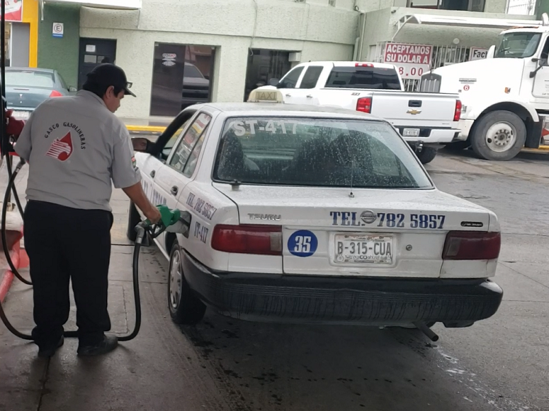 Reportan bajas ventas de gasolina en Piedras Negras, esperan repunte en fin de año. (video)
