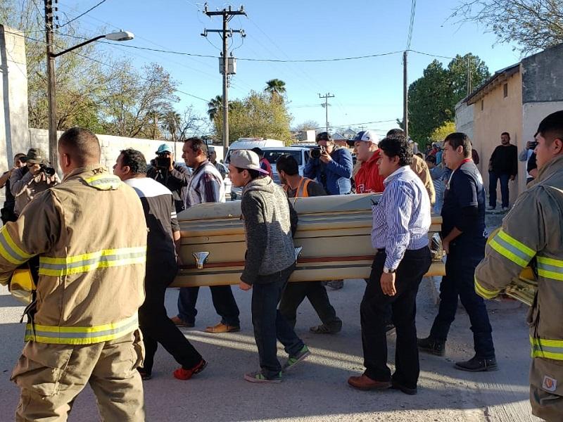 Despiden a bombero asesinado de Villa Unión, le hacen honores compañeros de diversos municipios. (video)