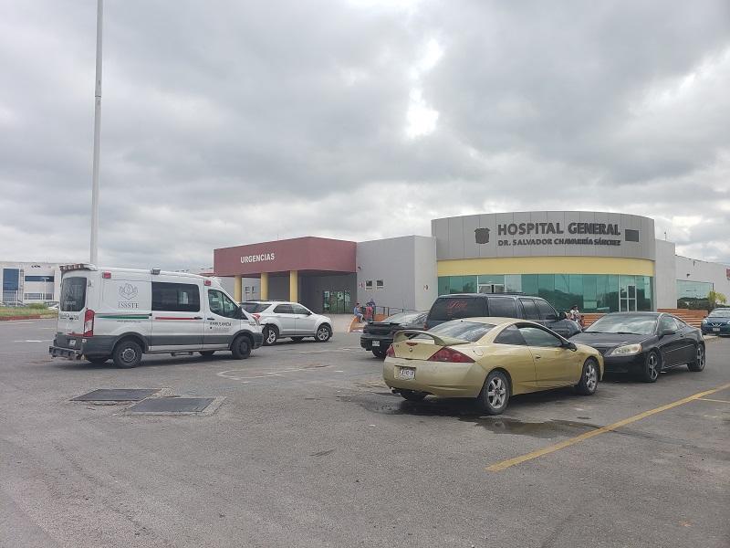 S&iacute; hab&iacute;a m&eacute;dicos en el Hospital General, pero atend&iacute;an a otros pacientes: Directora sobre muerte de soldador 