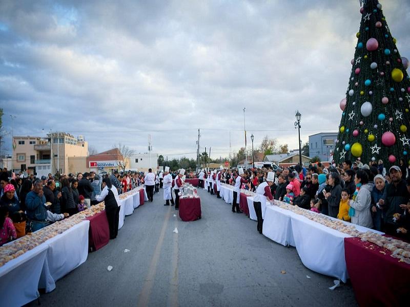 Cientos de familias nigropetenses disfrutaron la mega rosca de Reyes