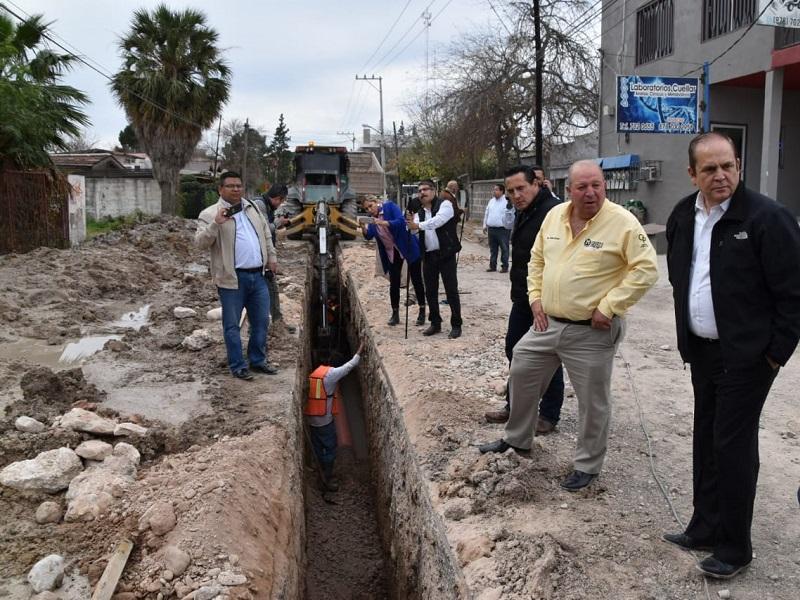 Supervisa CBG avance de reposición de red de drenaje que desapareció en avenida Progreso. (video)