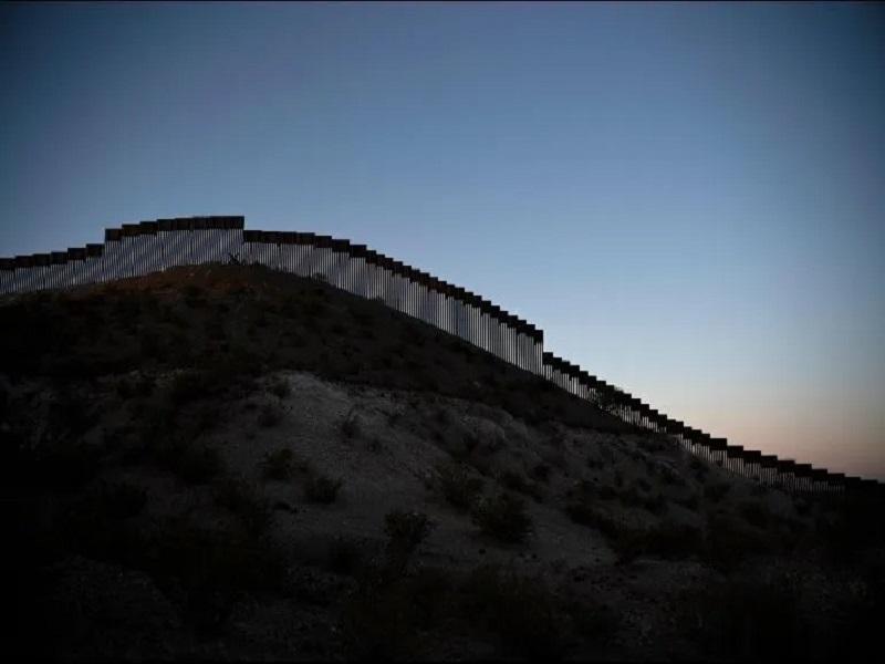 Corte concede a Trump recursos para continuar con el muro fronterizo