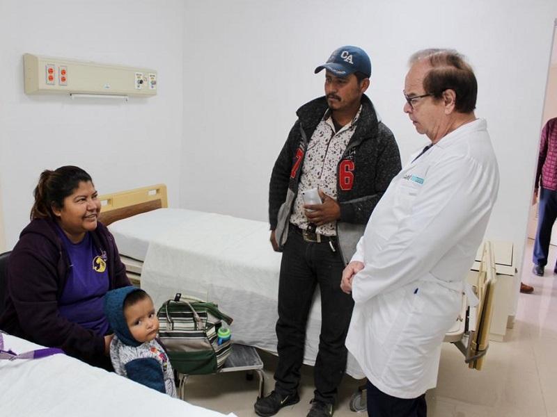 Aclara secretario de Salud dudas del INSABI, visita Centro de Salud de Parras