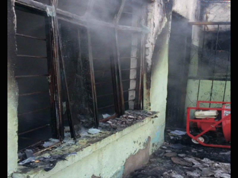 Daños totales dejó voraz incendio en un domicilio de Piedras Negras