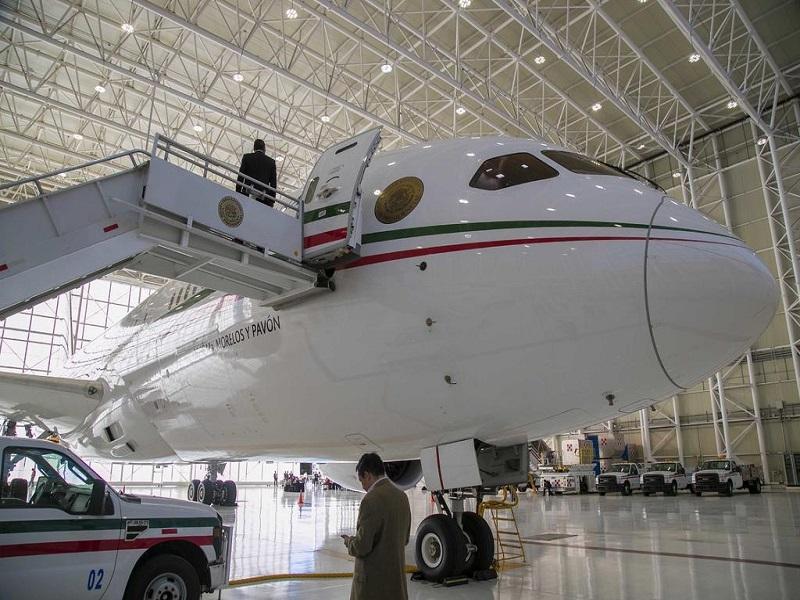 Regresa a México el avión presidencial para resguardo, exhibición y venta