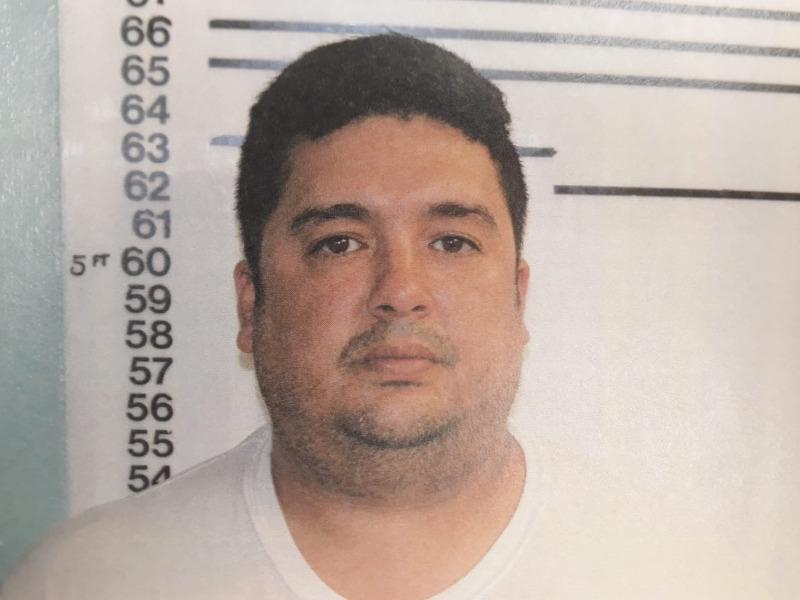 Arrestan a agresivo padre de familia por golpear a su hijo en Eagle Pass