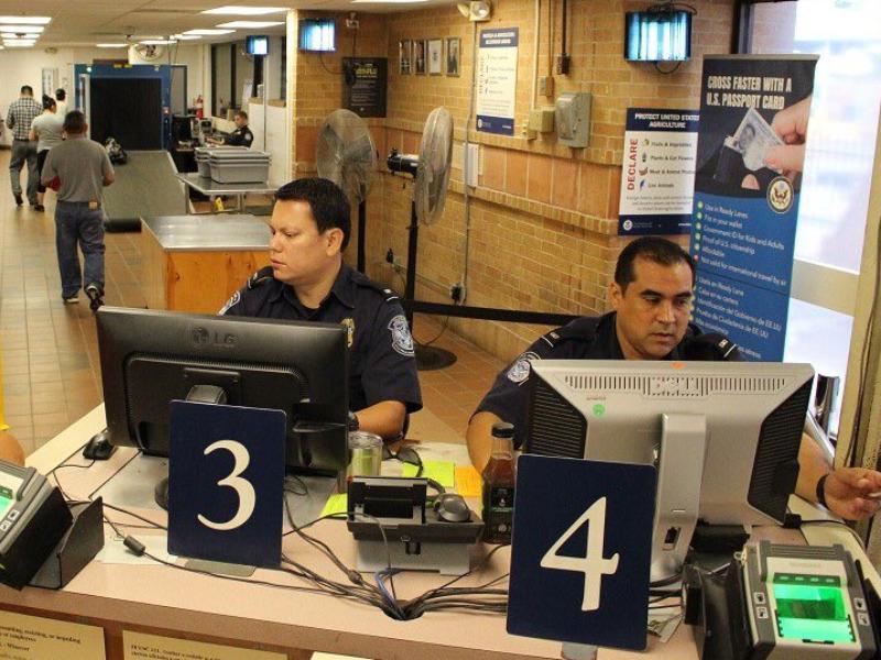 Aduana de Eagle Pass atendía hasta 15 solicitudes de permisos humanitarios para ingresar a EU