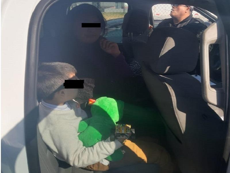 Entreg&oacute; Pronnif a sus familiares a ni&ntilde;o ecuatoriano asegurado en un autob&uacute;s de pasajeros