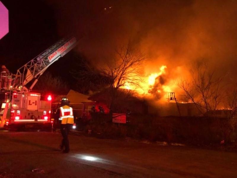 Incendio destruye vivienda y un autom&oacute;vil en el sector Rosita Valley de Eagle Pass