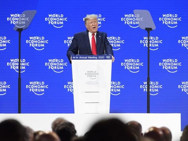 Presume Trump en Davos su triunfo en las negociaciones con China y M&eacute;xico