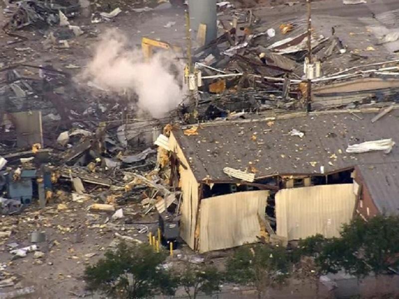 Gran destrucción deja explosión en vecindario al noroeste de Houston 