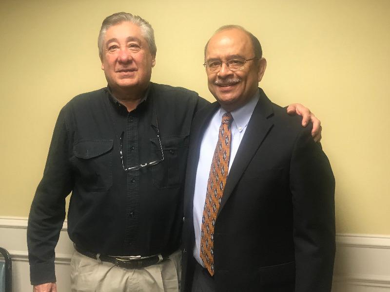 Fiscal de Distrito Roberto Serna recibe apoyo de diversos abogados en Eagle Pass