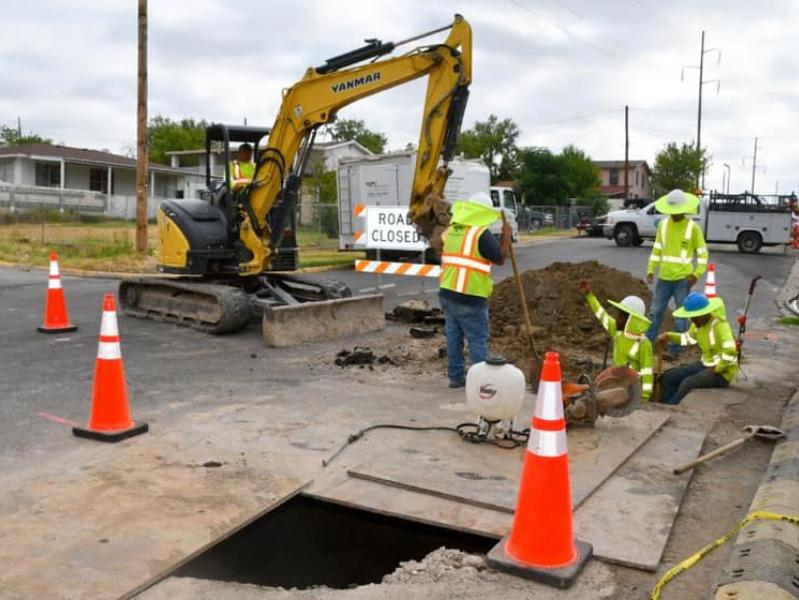 Avance del 30% tiene la introducci&oacute;n de nuevas l&iacute;neas de agua potable en el centro de Eagle Pass