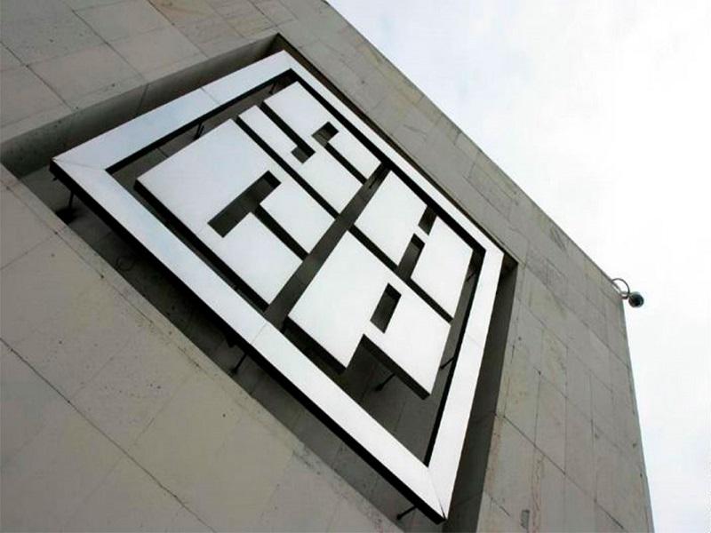 Publica Hacienda listas de presuntas empresas fantasma