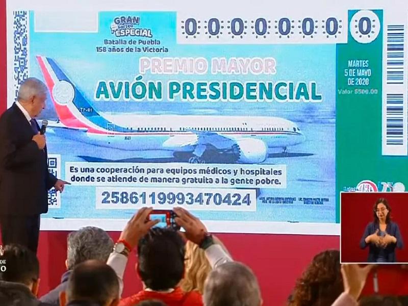 Presenta AMLO dise&ntilde;o del cachito de la rifa del avi&oacute;n presidencial