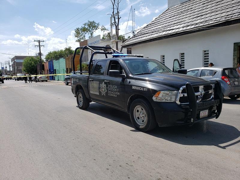 Madre de familia denuncia p&uacute;blicamente abuso de Polic&iacute;a Civil Coahuila contra su hijo norteamericano. (video)