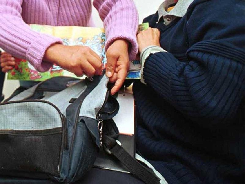 Operativo mochila podr&iacute;a ser obligatorio en todo M&eacute;xico tras hallazgo de subametralladora en secundaria de NL