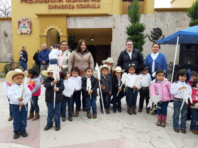 Cientos de niños participaron en la mini cabalgata infantil 2020 en Zaragoza