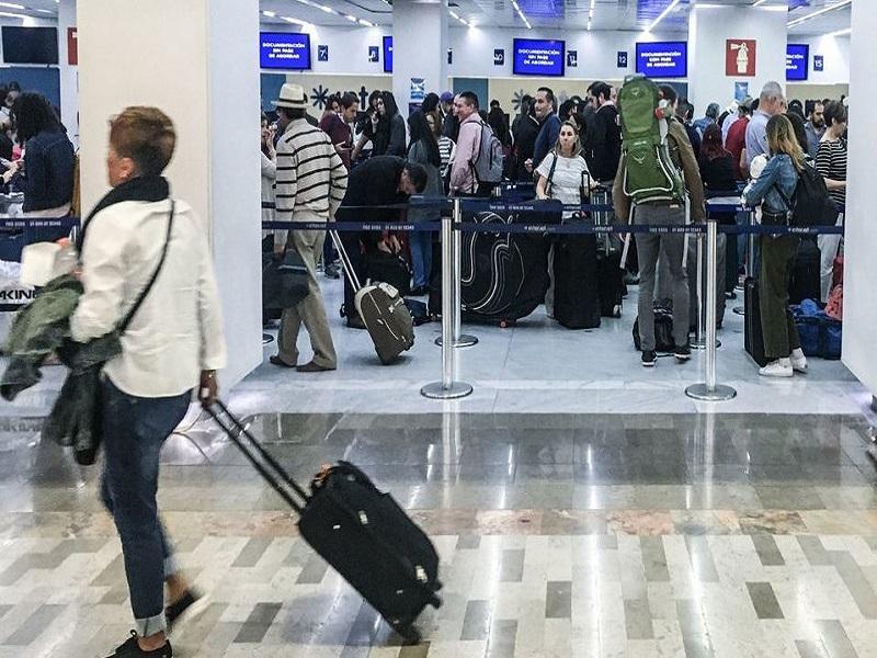 Llegan a Francia mexicanos procedentes de China