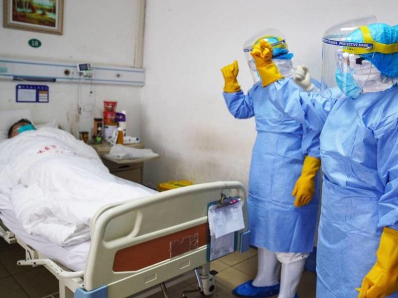 Sube a 425 cifra de muertos por coronavirus en China; hay 19 mil 698 casos confirmados