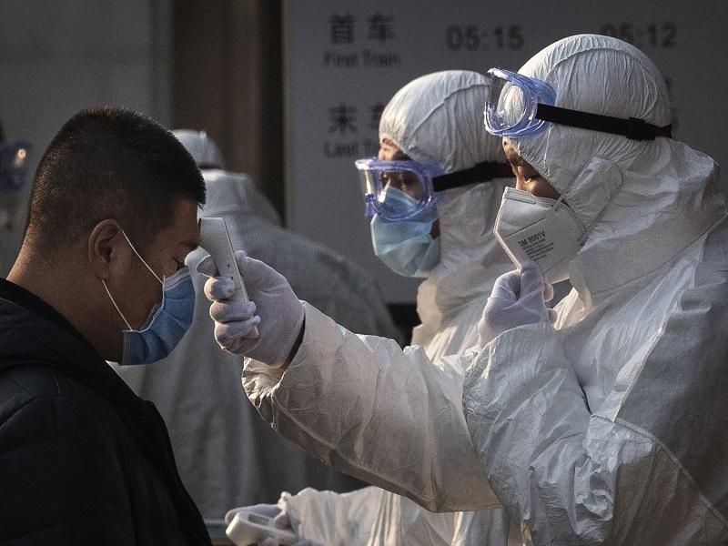 Suman 490 muertos por coronavirus en China