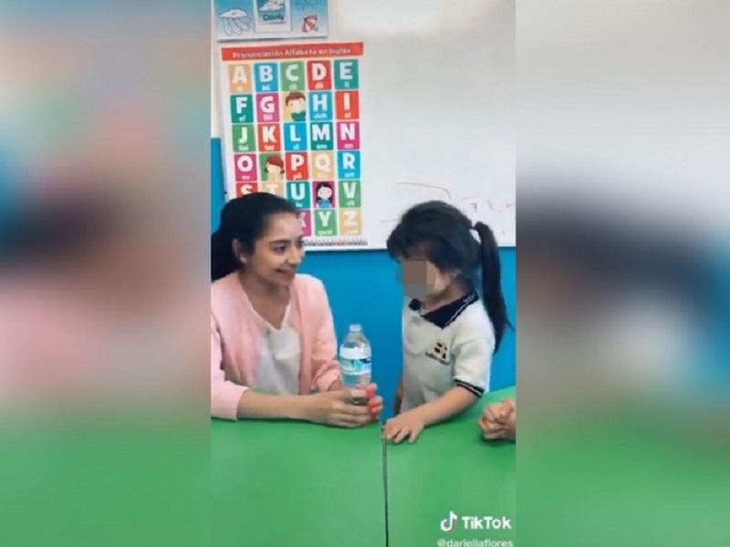 Indigna broma pesada de maestra de kinder a una alumna. (VIDEO)